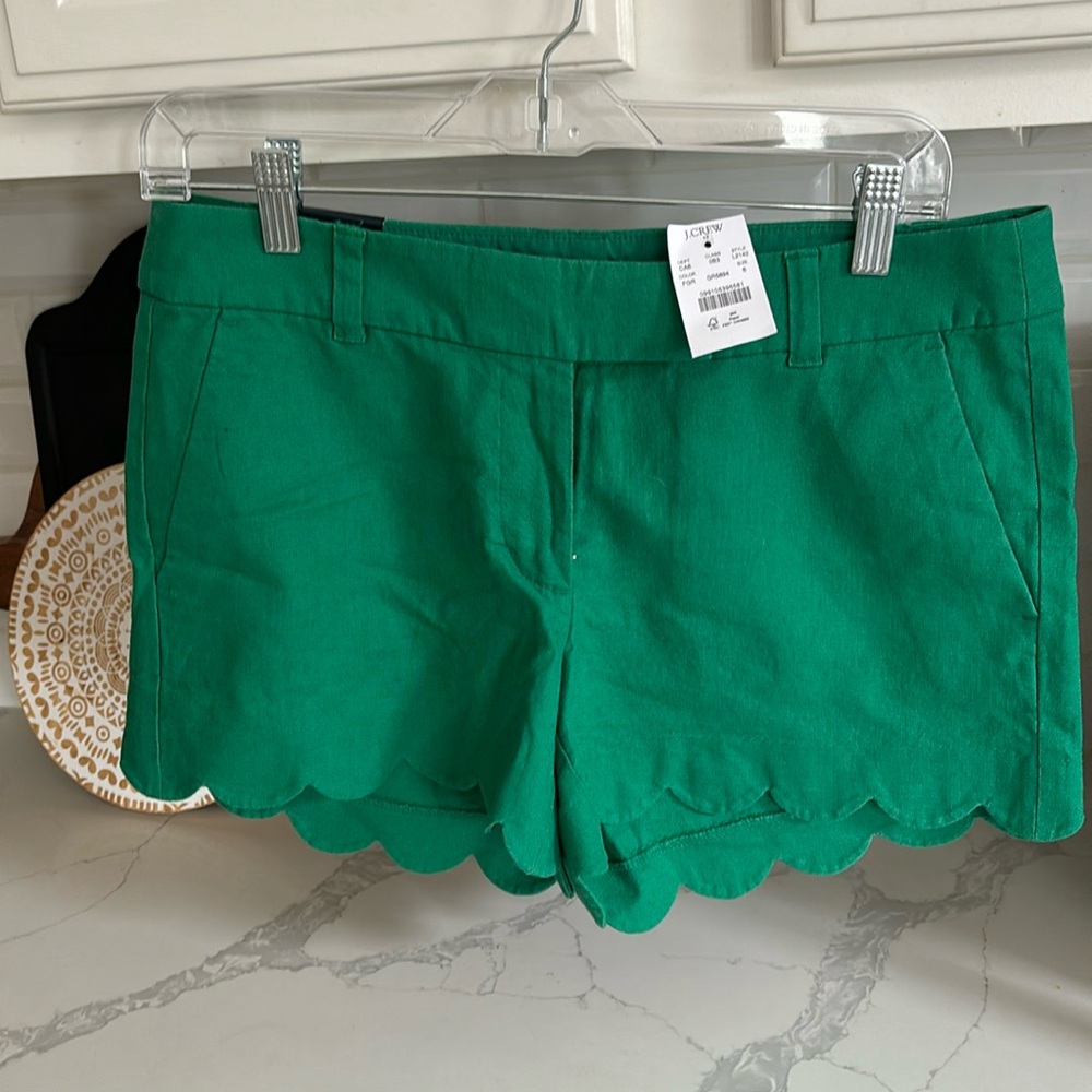 J.Crew 4 inch shorts size 6 scalloped bottom brand new with tags